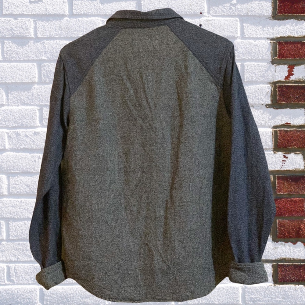 EarthBound Collared Button-Up - Picture 2 of 9